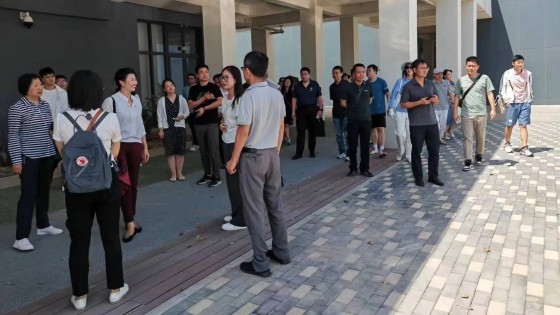 亚洲博彩师生党员在北京第四中学雄安校区参观_副本.jpg